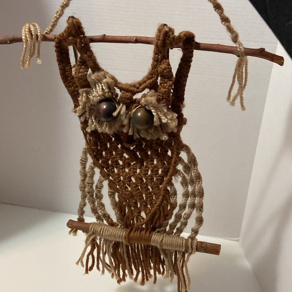 Boho Handmade Macrame Owl wall hanging - Picture 4 of 7